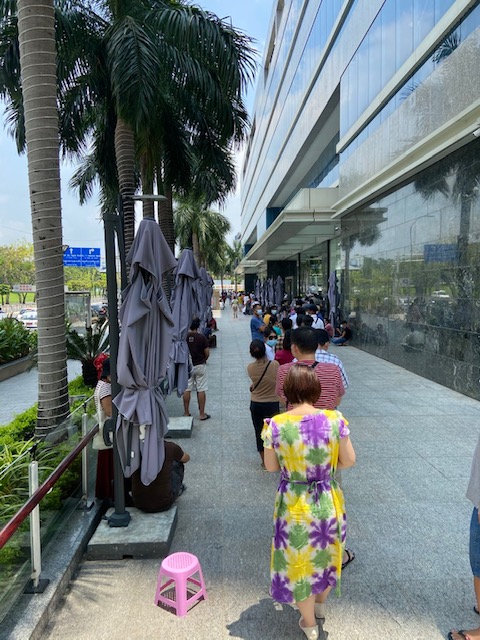 queue for ATM machine