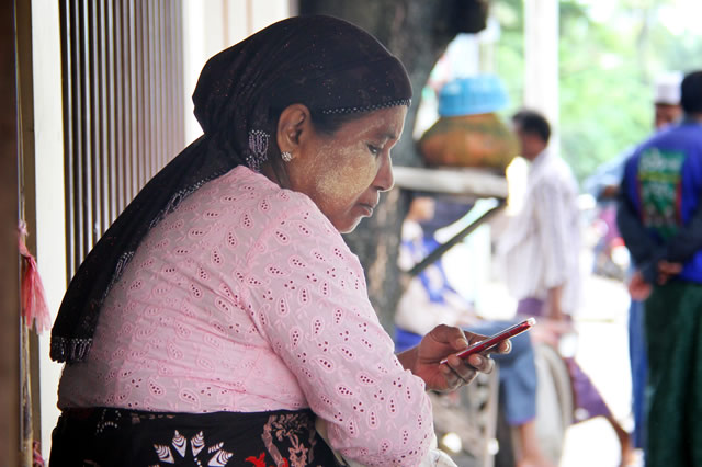 Pay-as-you-go SIM cards are now available for 1500 kyat (around US$1.50). SIM cards previously exchanged hands for hundreds of dollars. Photo: Frédéric Gloor | www.flickr.com/fredalix